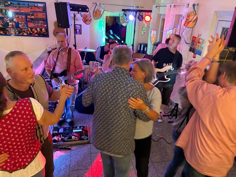 Oktoberfest beim TC Schönbusch – ein Donnerstag voller Stimmung